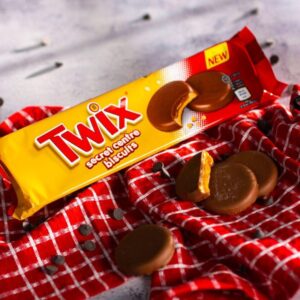 Twix Secret Centre Biscuits, 132g