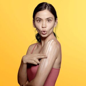 St. Ives Hydrating Body Lotion  Vitamin E & Avocado, 621ml