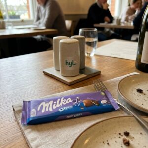 Milka Oreo Alpine Milk Chocolate Bar, 18.5g