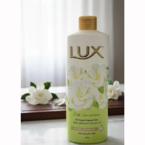 LUX Silk Sensation Moisturizing Body Wash  Gardenia Blossom & Essential Oil, 500ml