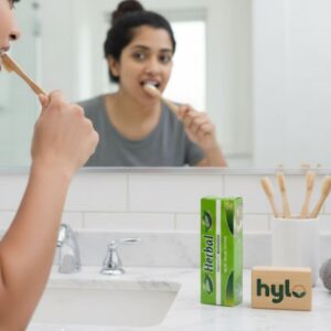 Dabur Herbal Neem Toothpaste, 154g