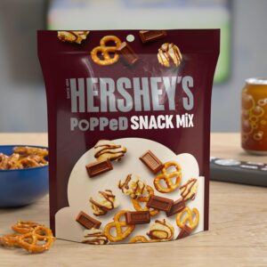 Hershey's Popped Snack Mix  Mini Bars, Popcorn & Pretzels, 113g