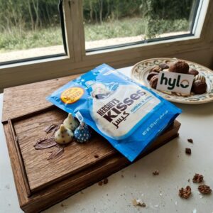 Hershey's Kisses Cookies 'n' Creme, 325g (70 Pieces, Special Offer)