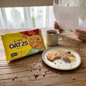 Julie's Oat 25 Ten Grains Biscuits, 200g (10 Convipacks + Extra 50g)