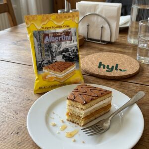 Albertini 3 Layer Sponge Cake with Honey, 40g