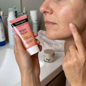 Neutrogena Bright Boost SPF 30 Gel Fluid, 50ml