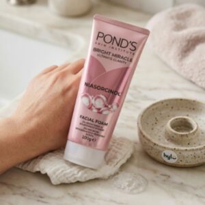 Pond's Skin Institute Bright Miracle Ultimate Clarity Facial Foam, 100g