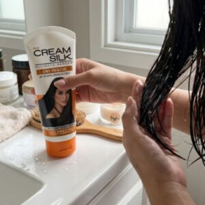 Cream Silk Ultimate Reborn Dry Rescue Conditioner, 180ml
