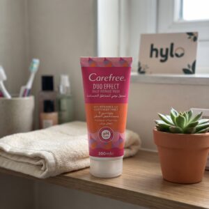 Carefree Duo Effect Daily Intimate Wash with Vitamin E and Cotton Extract, 200ml
