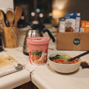 Zheng Wen Vegan Tomato Flavour Instant Glass Noodles, 100g