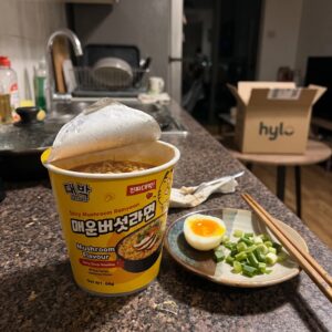 Daebak Spicy Mushroom Ramyeon Soup Noodles, 66g